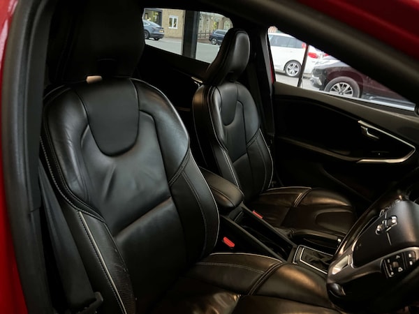 Used Volvo V40 2016 for sale - 76287430: Photo 10