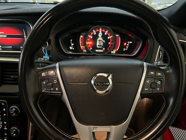 Used Volvo V40 2016 for sale - 76287430: Photo 12