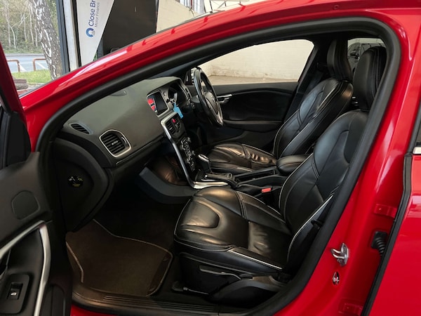 Used Volvo V40 2016 for sale - 76287430: Photo 24