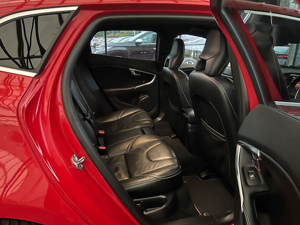 Used Volvo V40 2016 for sale - 76287430: Photo 28