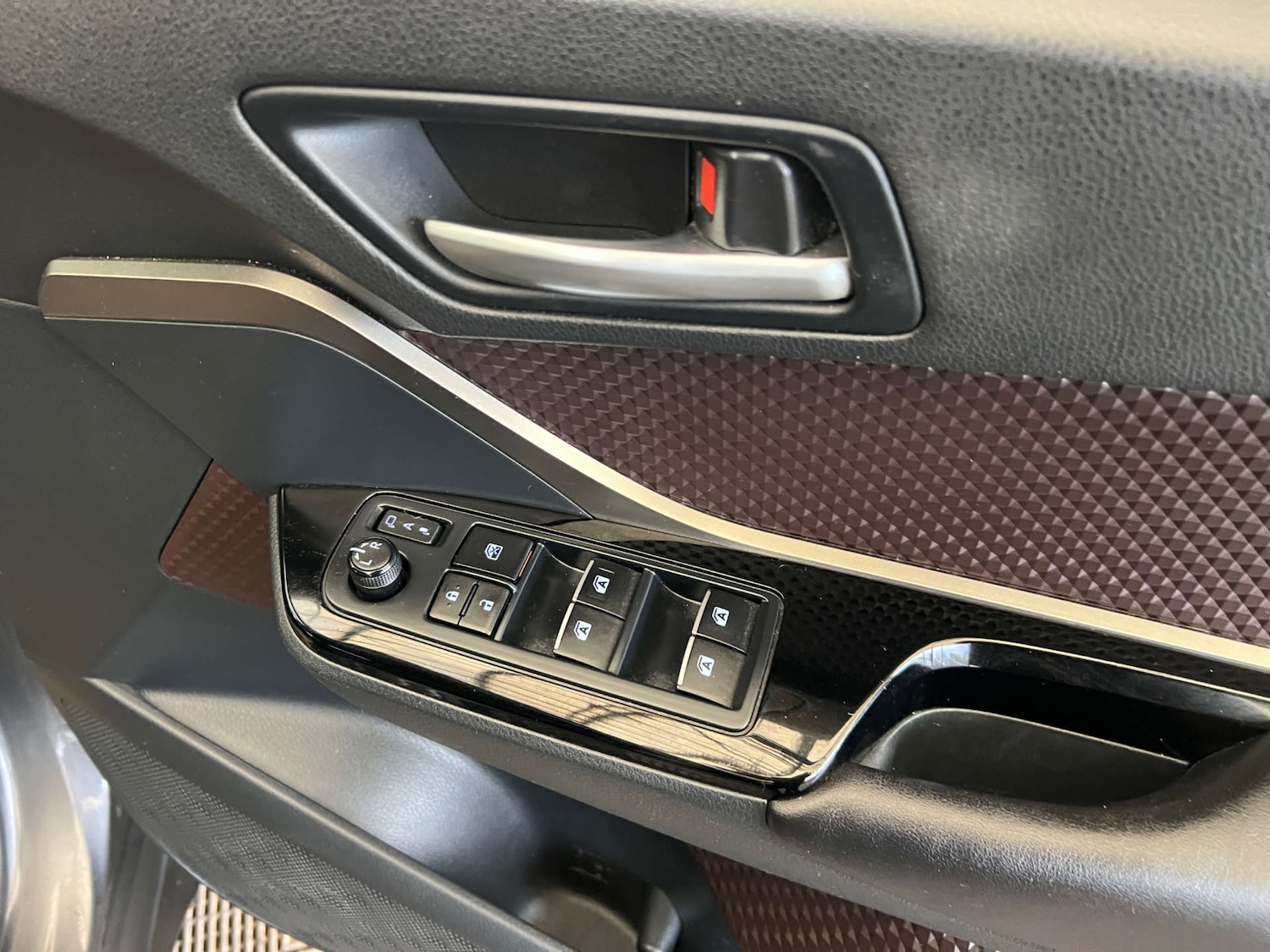 Used Toyota C-HR 2018 for sale - 76363979: Photo 10