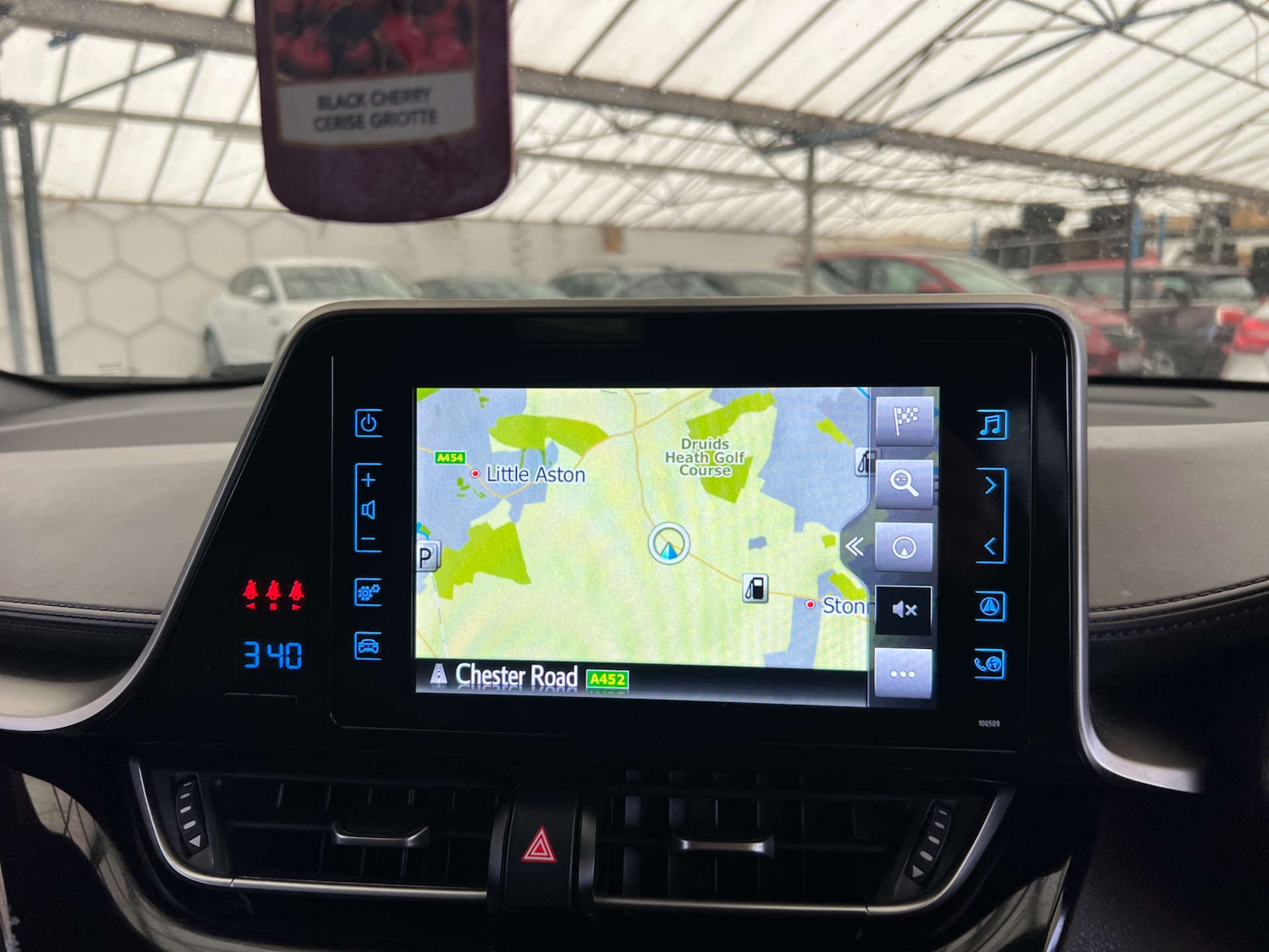 Used Toyota C-HR 2018 for sale - 76363979: Photo 17