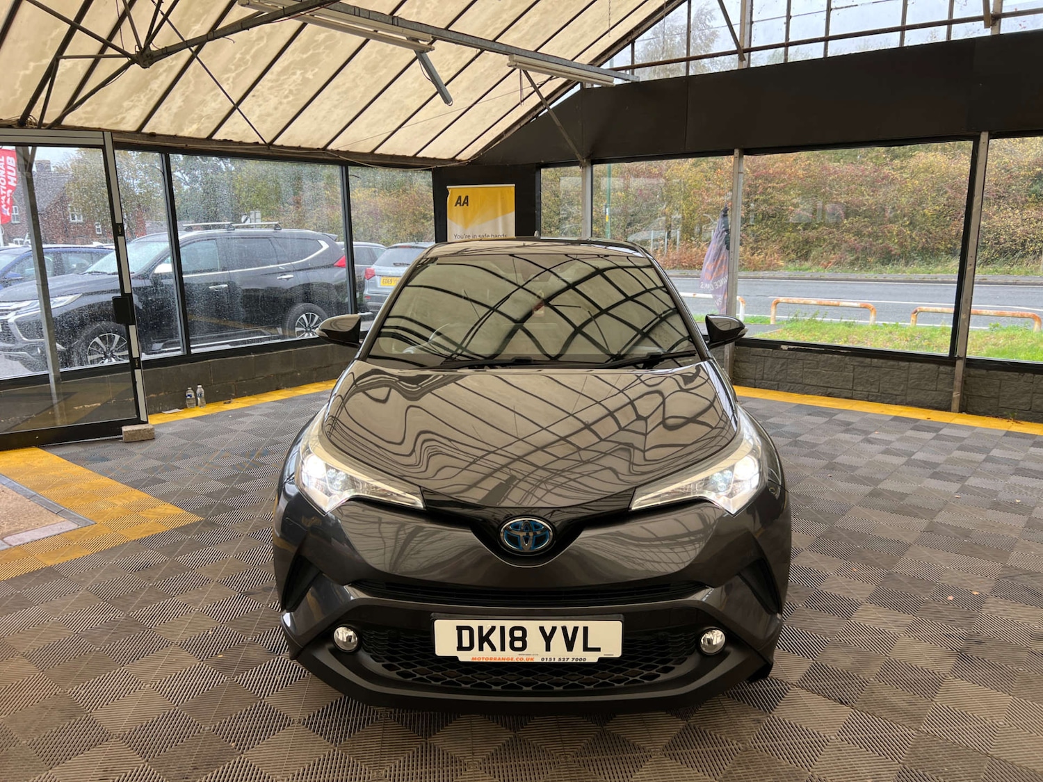 Used Toyota C-HR 2018 for sale - 76363979: Photo 2