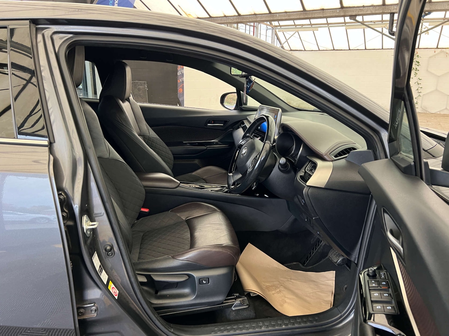 Used Toyota C-HR 2018 for sale - 76363979: Photo 7