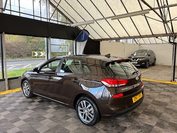 Used Hyundai i30 2017 for sale - 76436649: Photo