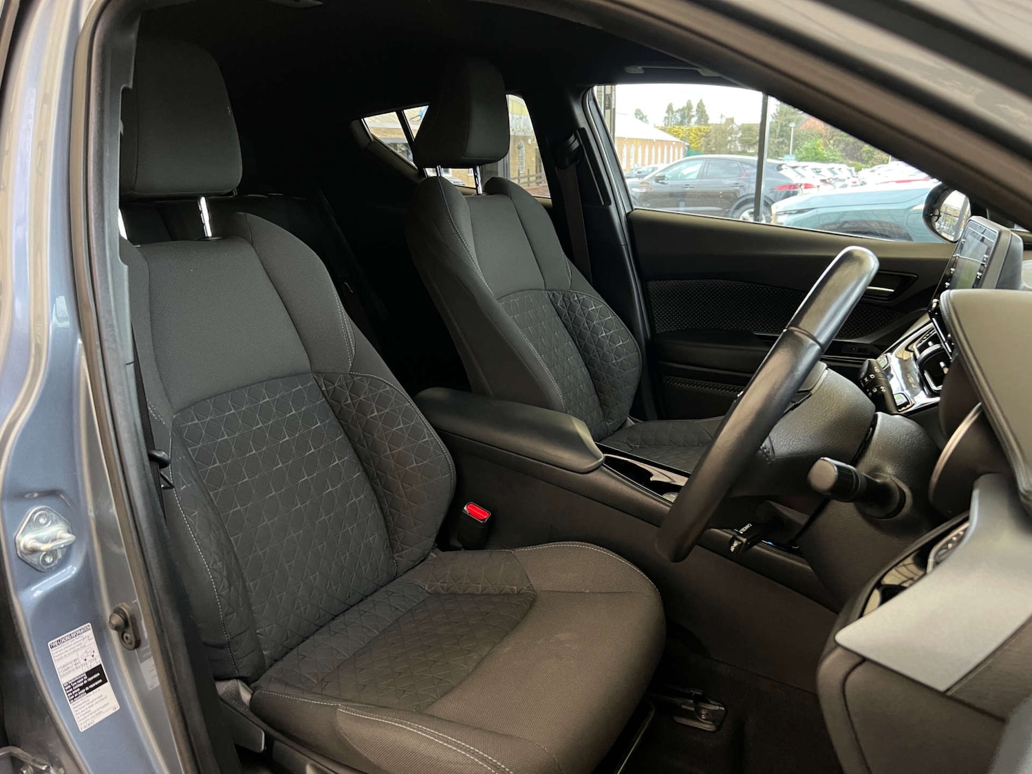 Used Toyota C-HR 2020 for sale - 78106642: Photo 11