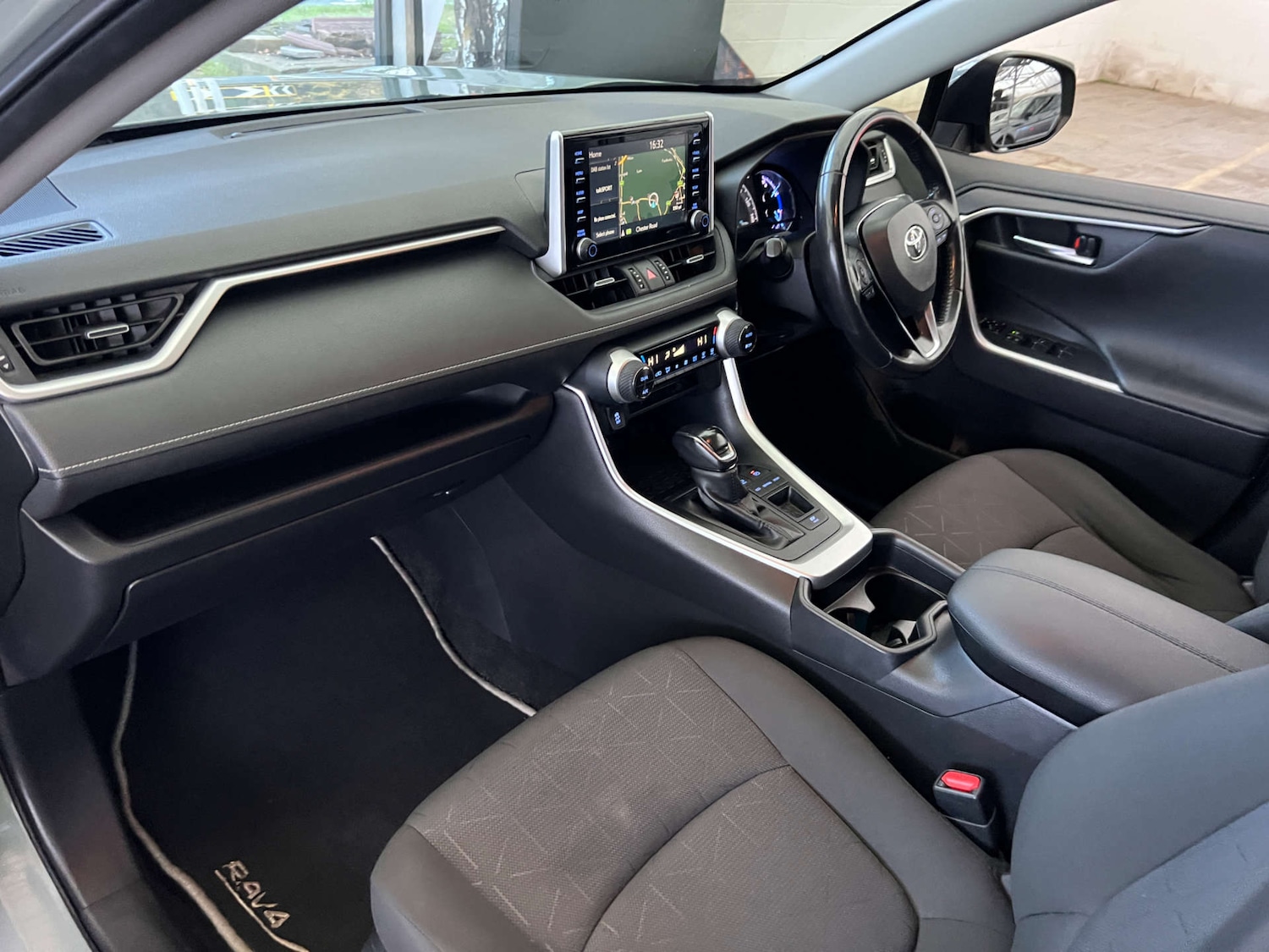 Used Toyota RAV4 2020 for sale - 76521207: Photo 24