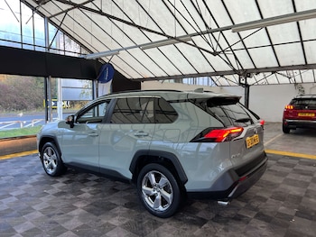 Used Toyota RAV4 2020 for sale - 76521207: Photo