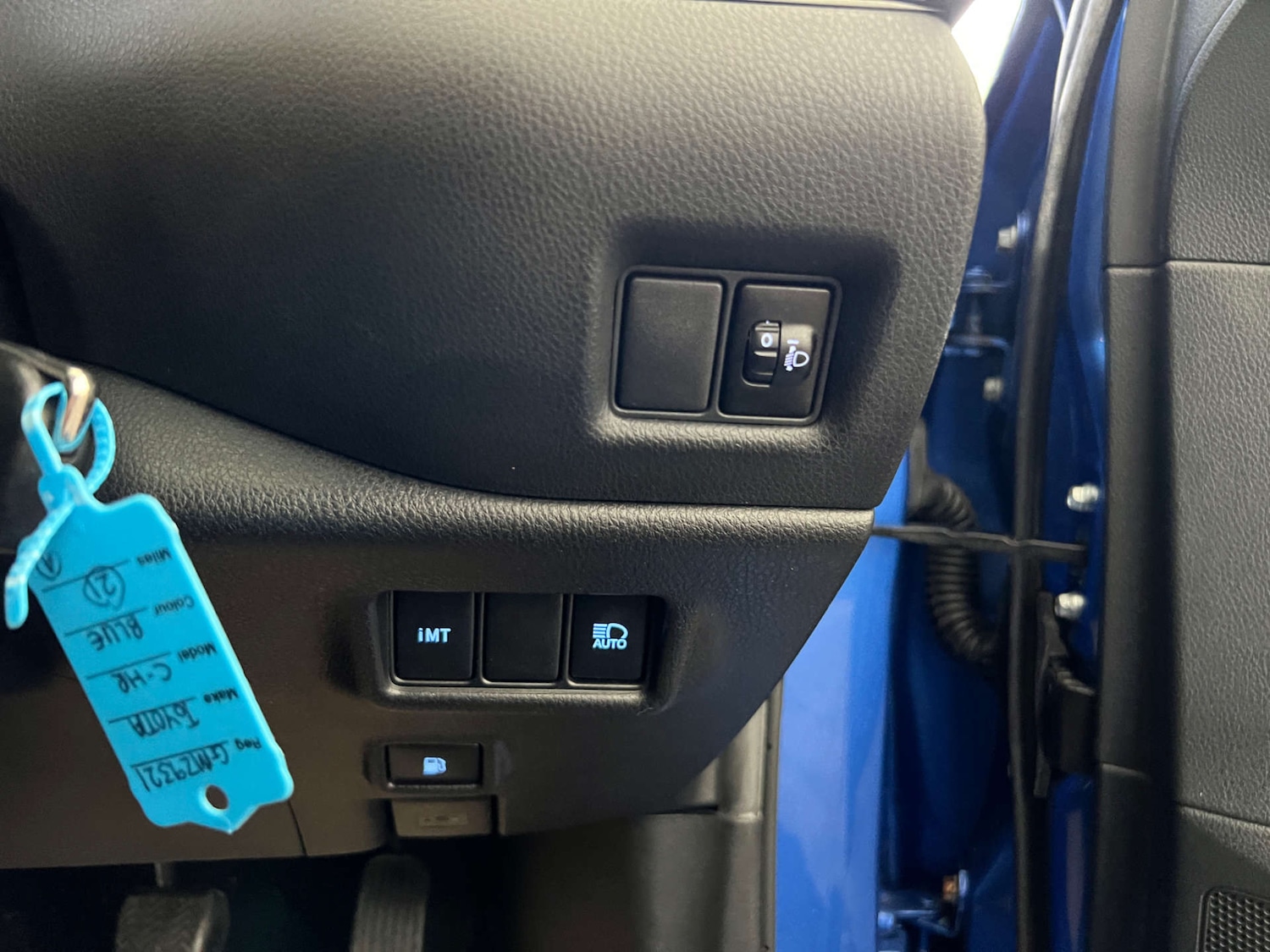 Used Toyota C-HR 2017 for sale - 76437865: Photo 12