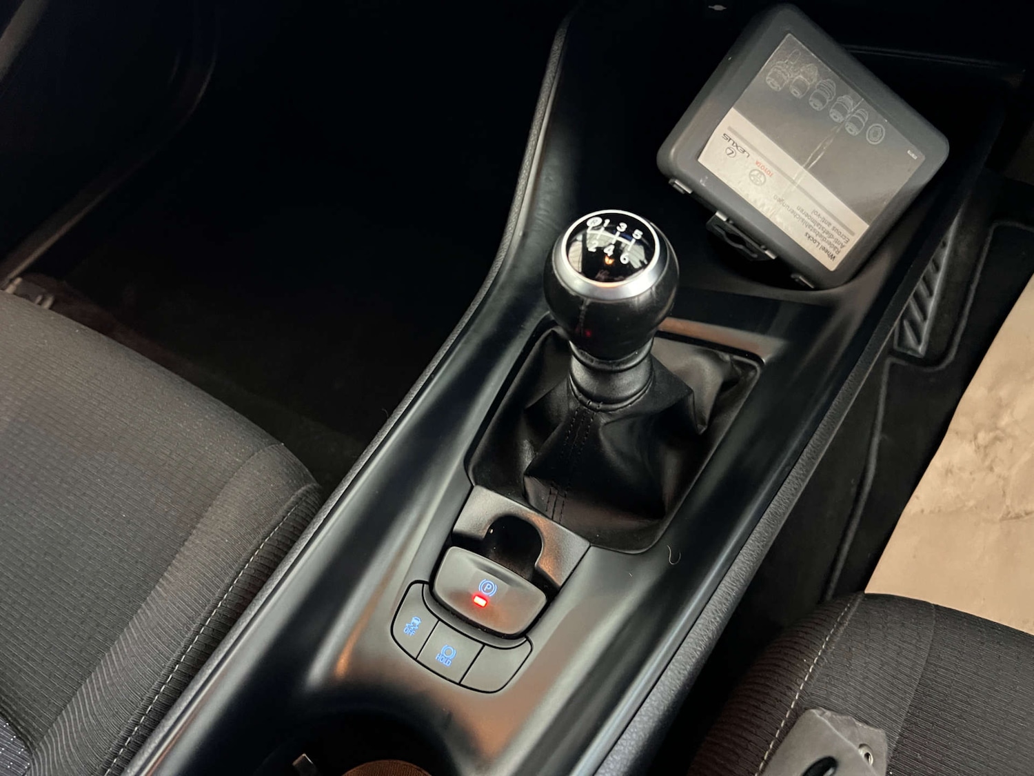 Used Toyota C-HR 2017 for sale - 76437865: Photo 13