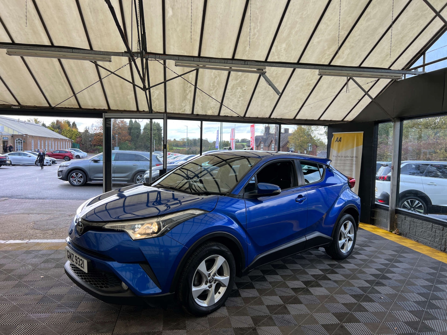 Used Toyota C-HR 2017 for sale - 76437865: Photo 3