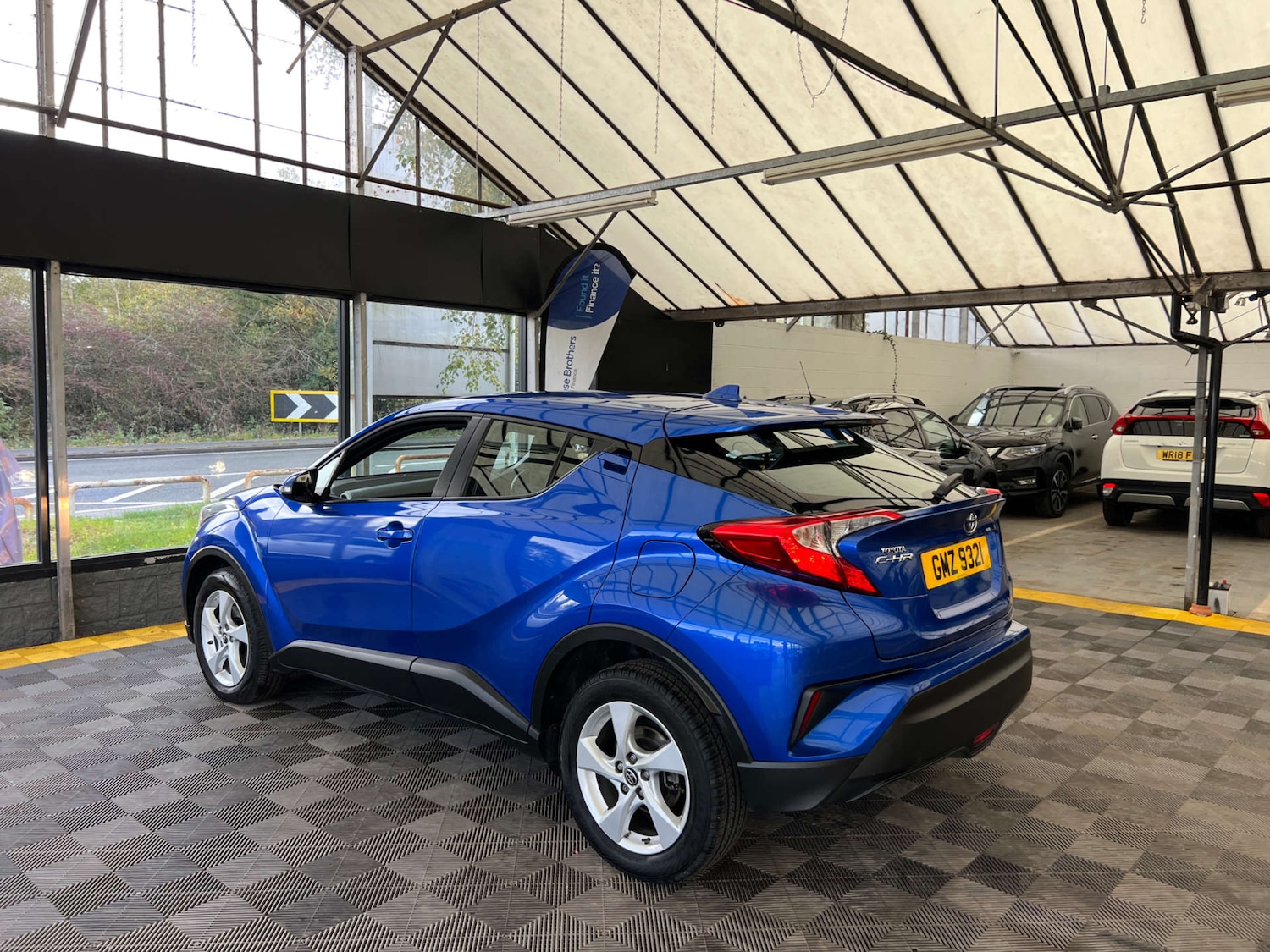 Used Toyota C-HR 2017 for sale - 76437865: Photo 4