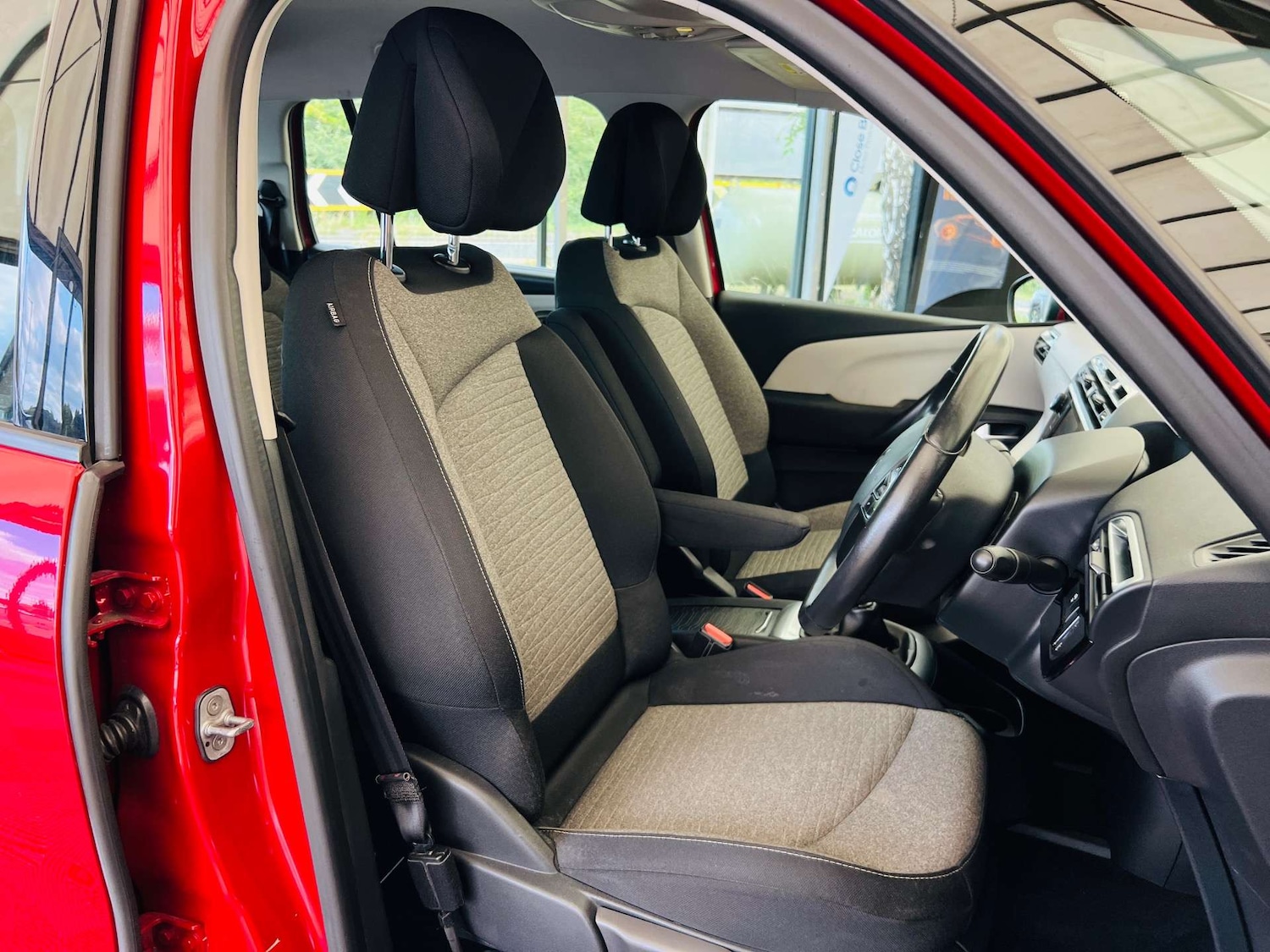Used Citroen C4 Picasso 2017 for sale - 76277805: Photo 12