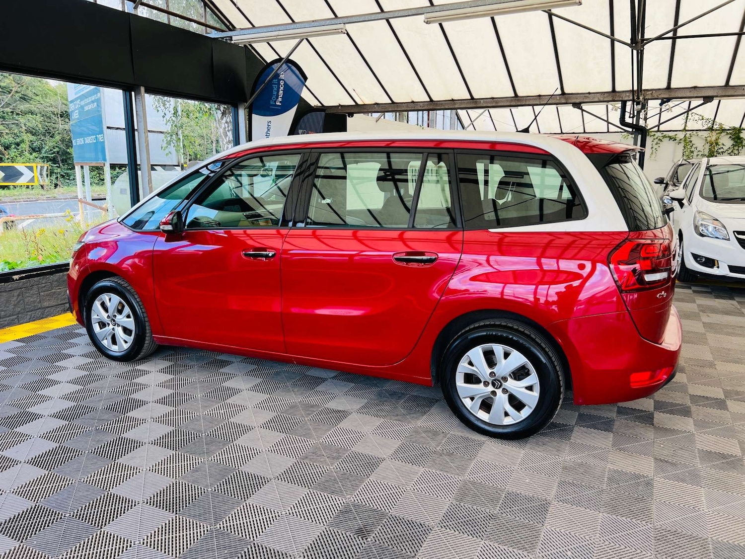 Used Citroen C4 Picasso 2017 for sale - 76277805: Photo 7