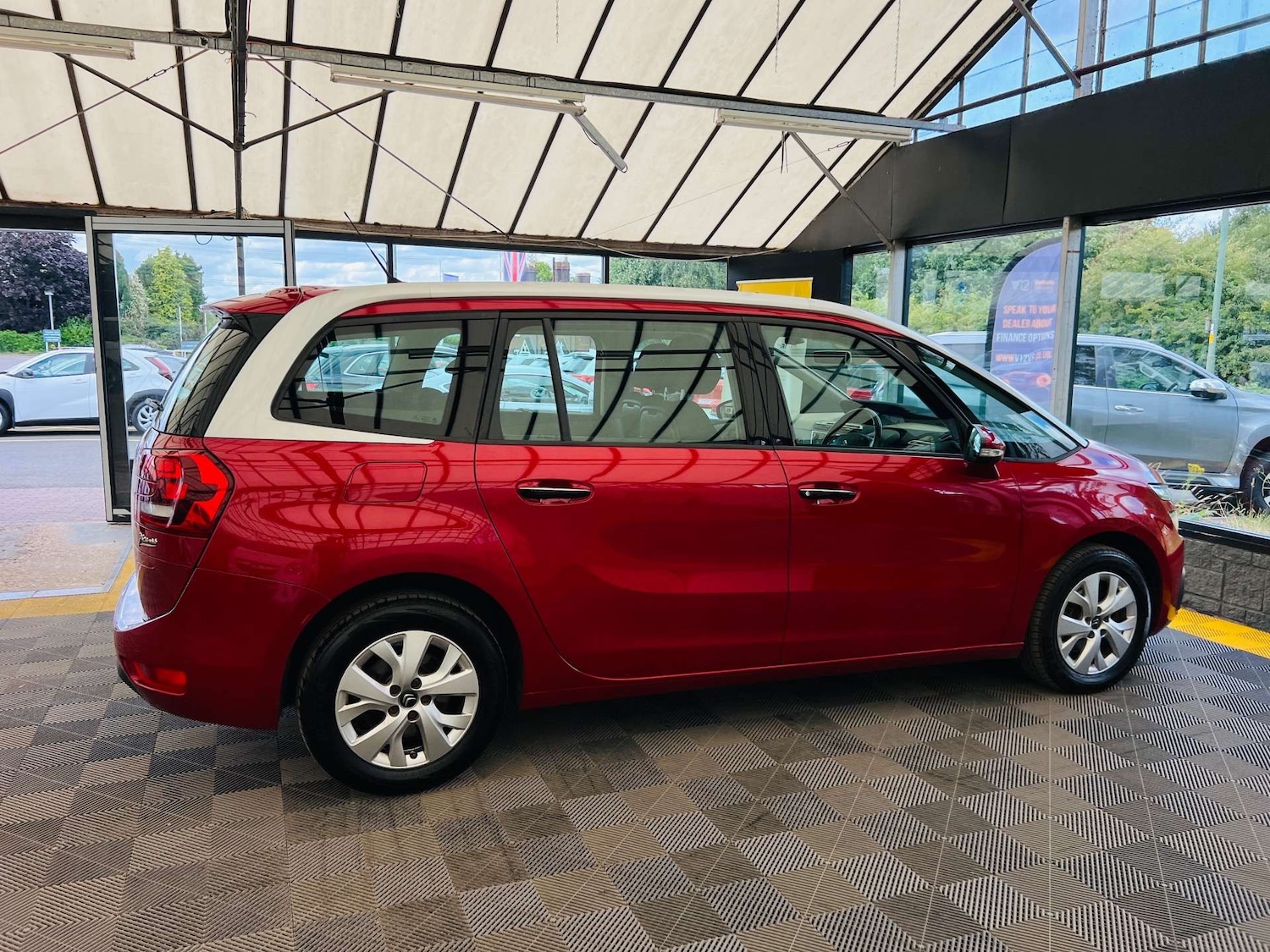 Used Citroen C4 Picasso 2017 for sale - 76277805: Photo 9