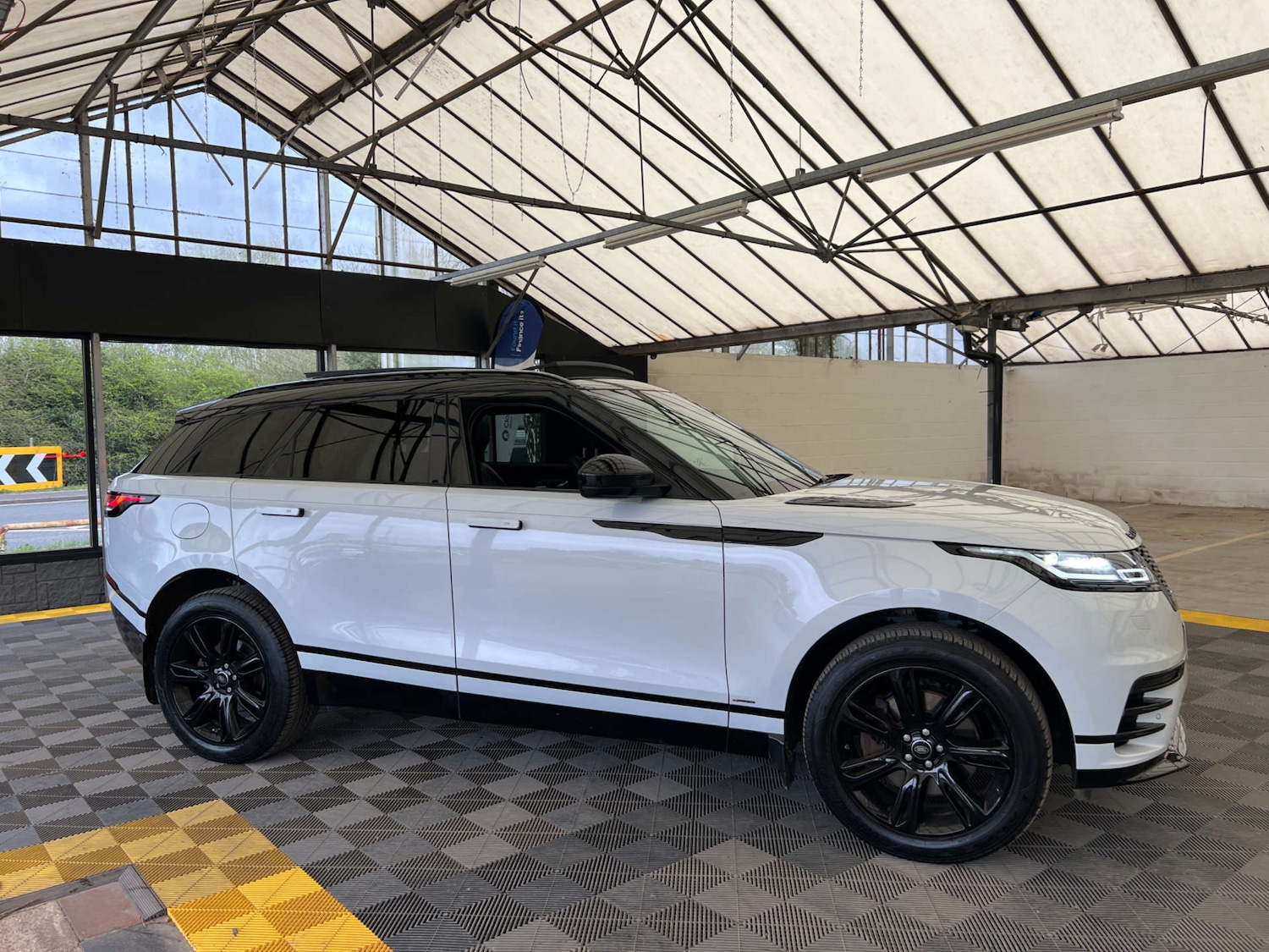 Used Land Rover Range Rover Velar 2020 for sale - 78106788: Photo 3