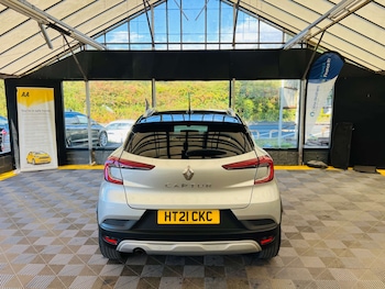 Used Renault Captur 2021 for sale - 75956136: Photo