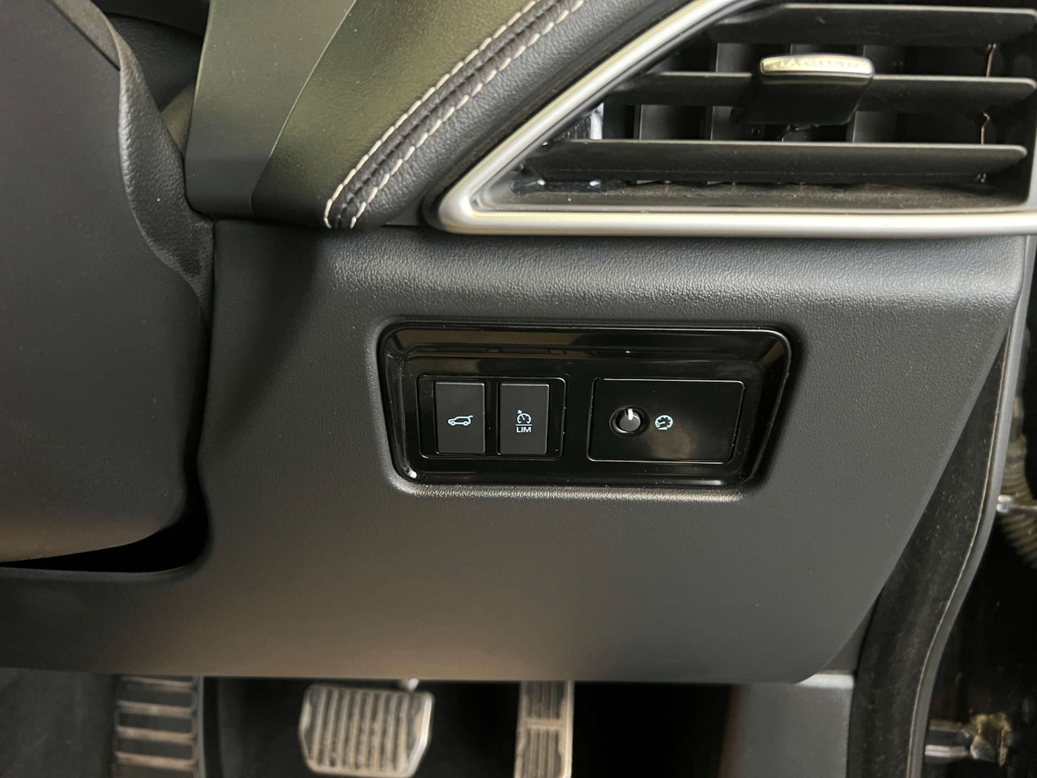 Used Jaguar F-Pace 2019 for sale - 77038542: Photo 16