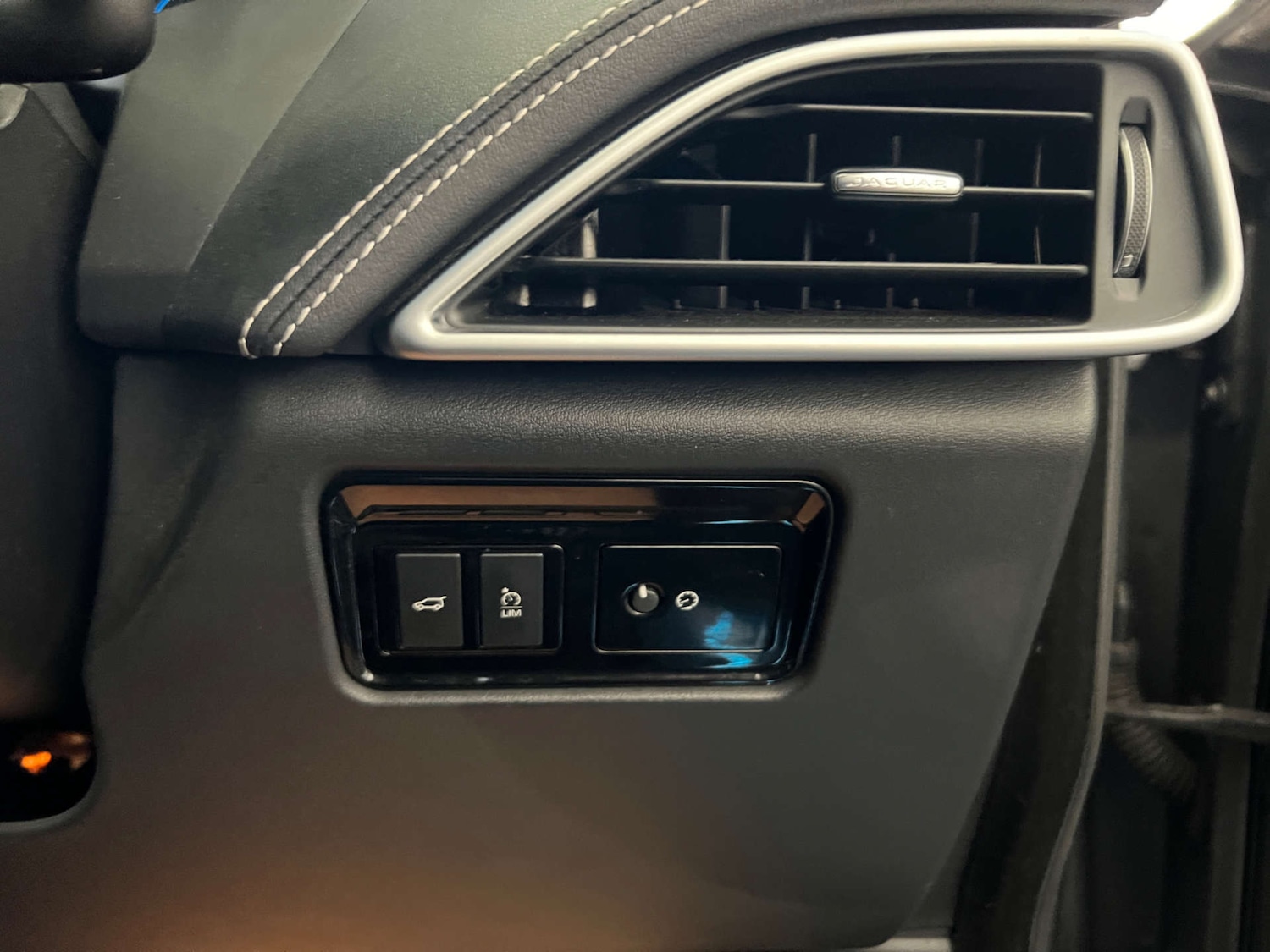 Used Jaguar F-Pace 2019 for sale - 76571361: Photo 13