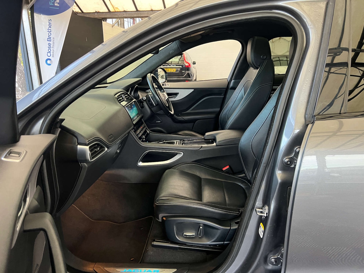 Used Jaguar F-Pace 2019 for sale - 76571361: Photo 23