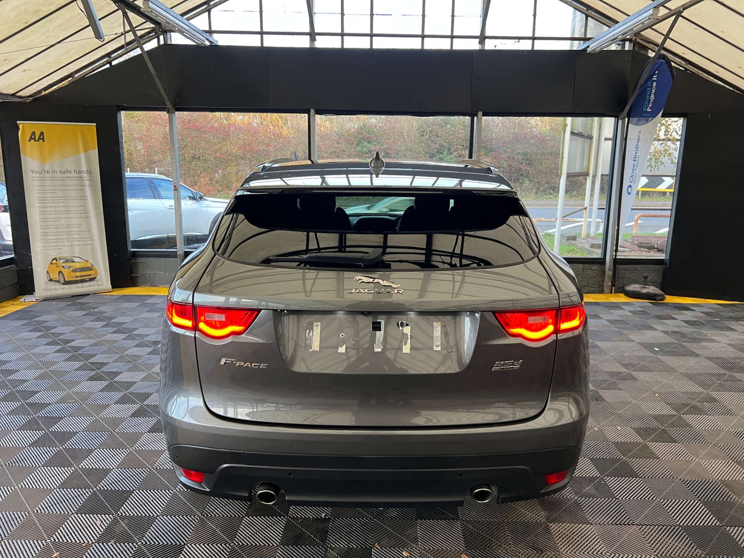 Used Jaguar F-Pace 2019 for sale - 76571361: Photo 4