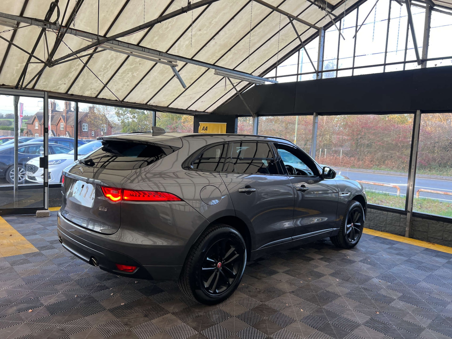 Used Jaguar F-Pace 2019 for sale - 76571361: Photo 5