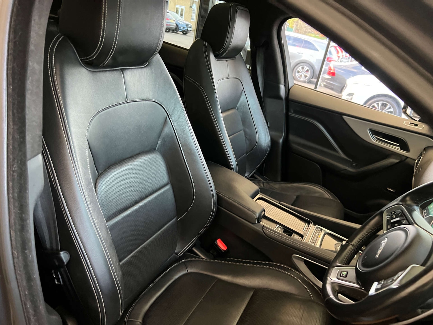 Used Jaguar F-Pace 2019 for sale - 76571361: Photo 7