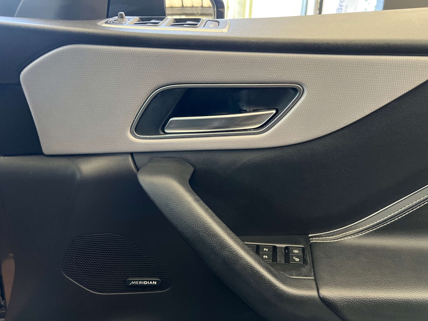 Used Jaguar F-Pace 2019 for sale - 76571361: Photo 9