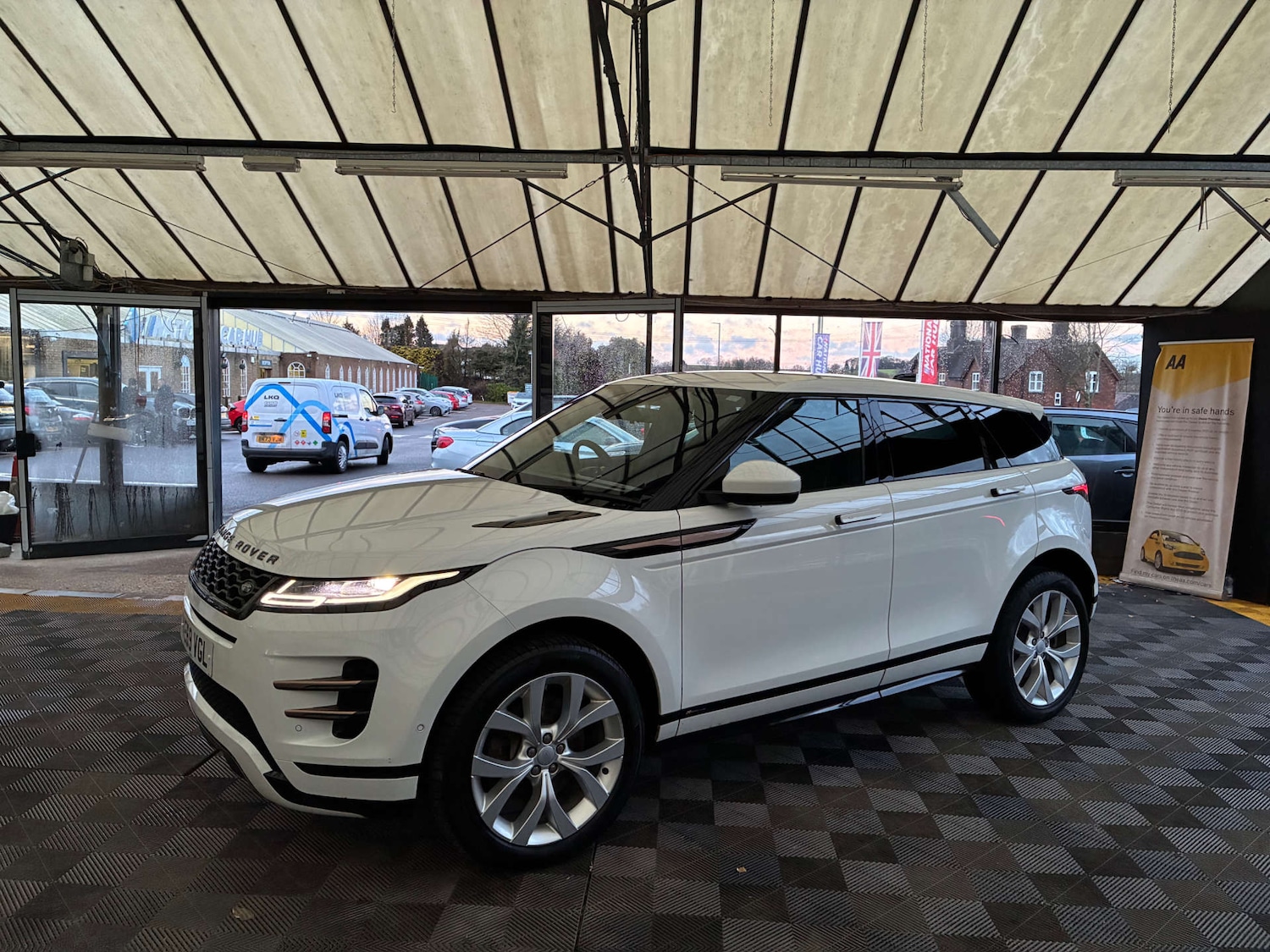 Used Land Rover Range Rover Evoque 2019 for sale - 77189531: Photo 4