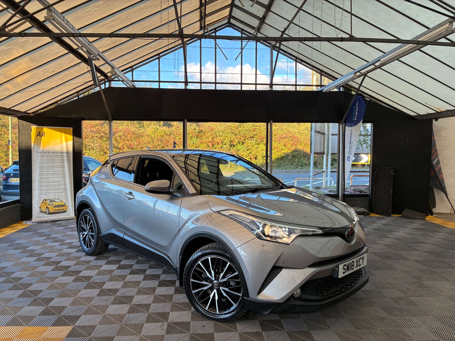 Used Toyota C-HR 2018 for sale - 76036003: Photo 1