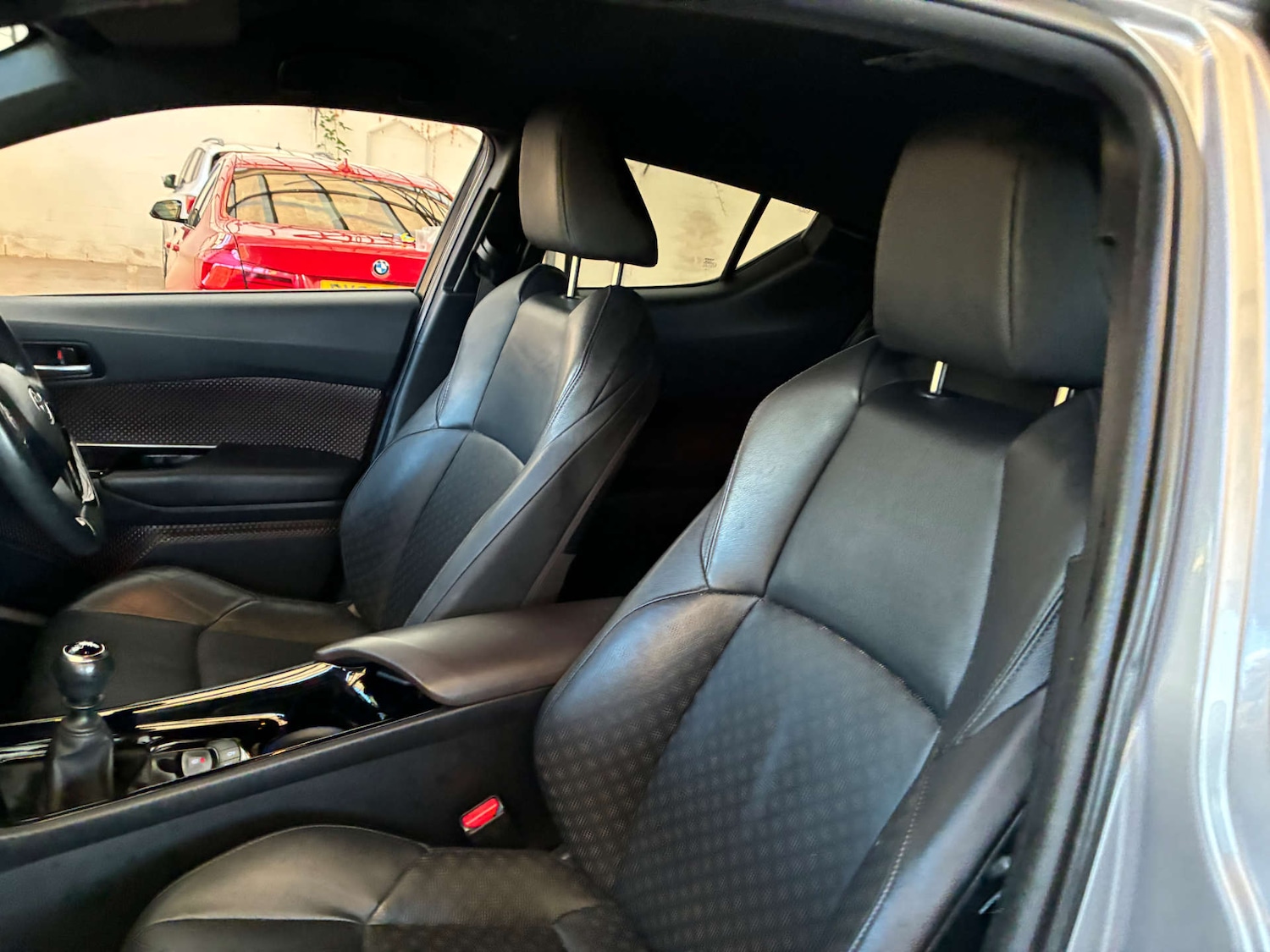 Used Toyota C-HR 2018 for sale - 76036003: Photo 26