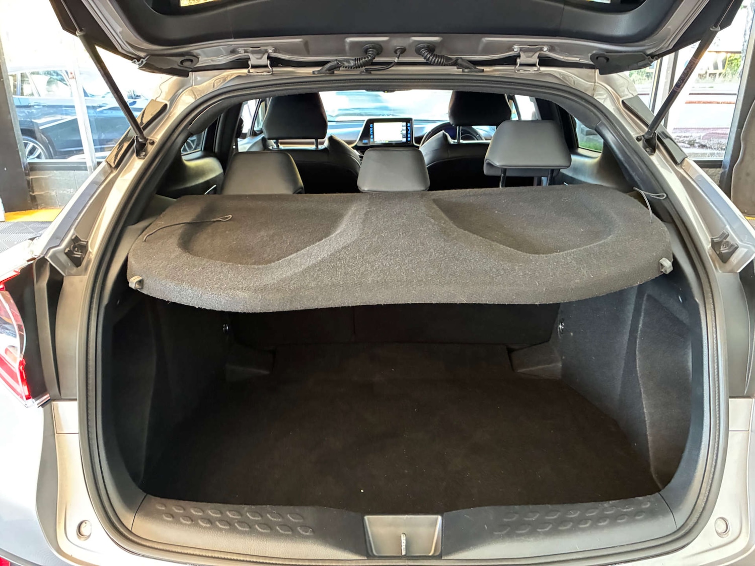 Used Toyota C-HR 2018 for sale - 76036003: Photo 30