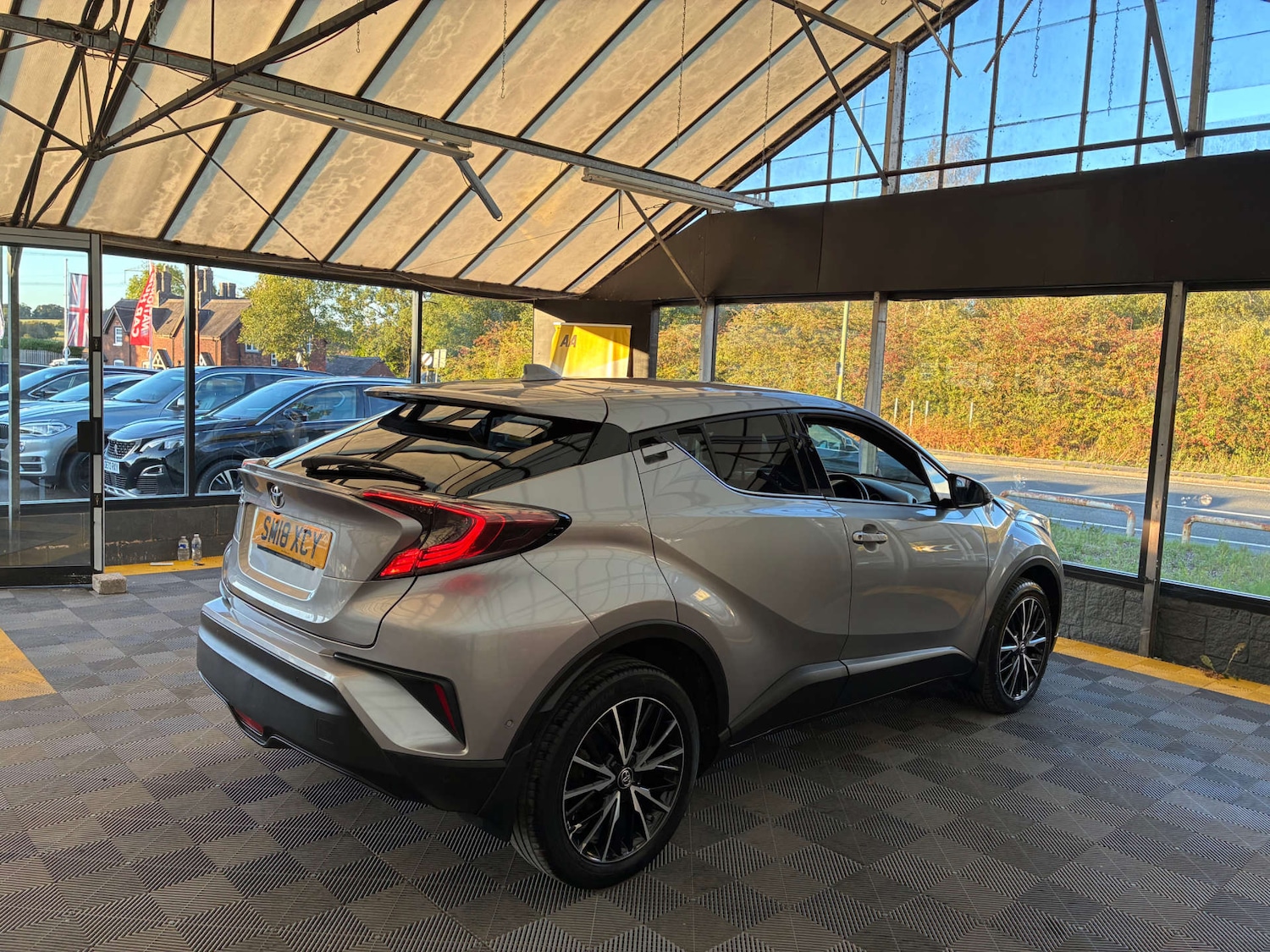 Used Toyota C-HR 2018 for sale - 76036003: Photo 7