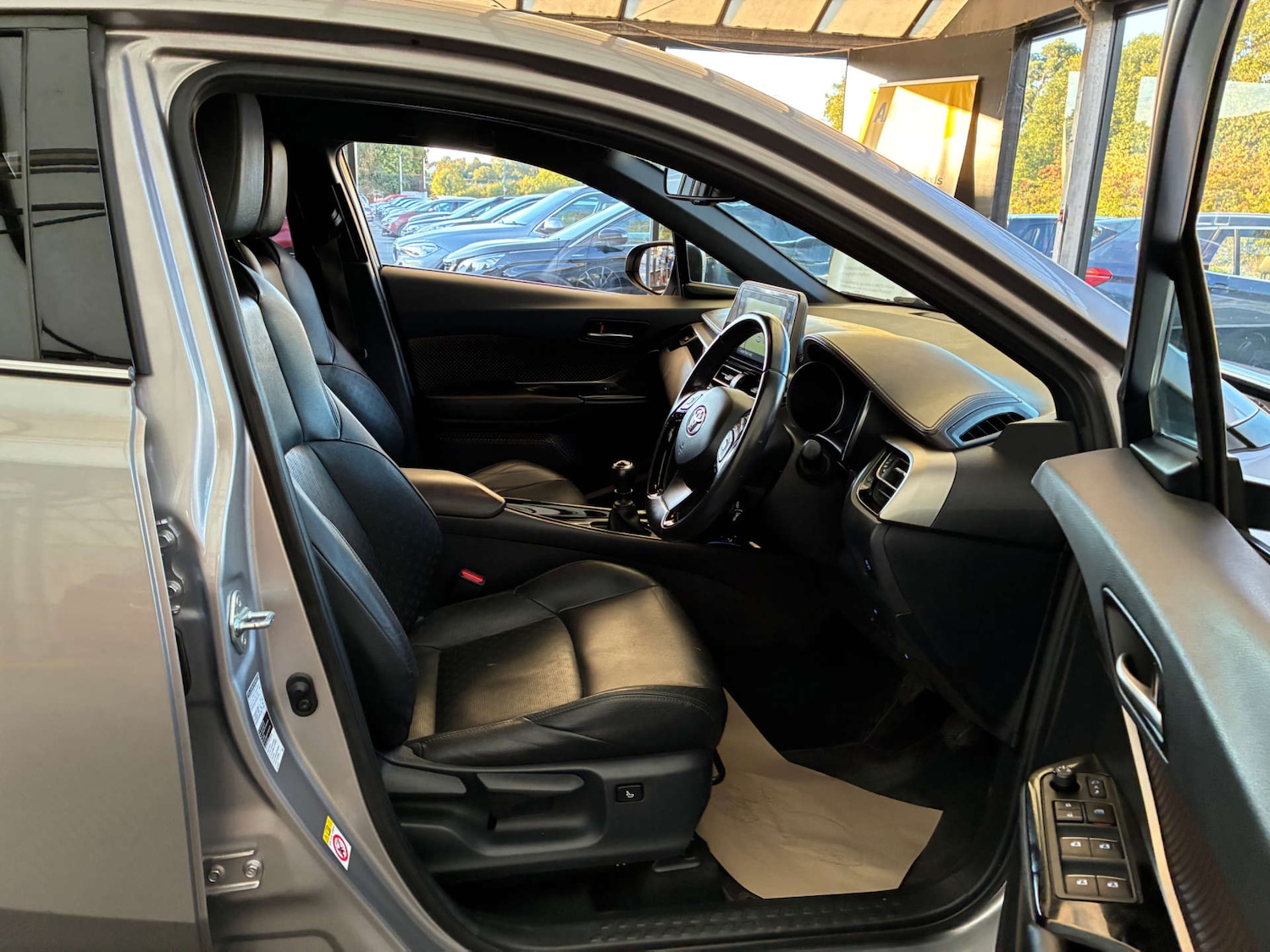 Used Toyota C-HR 2018 for sale - 76036003: Photo 9