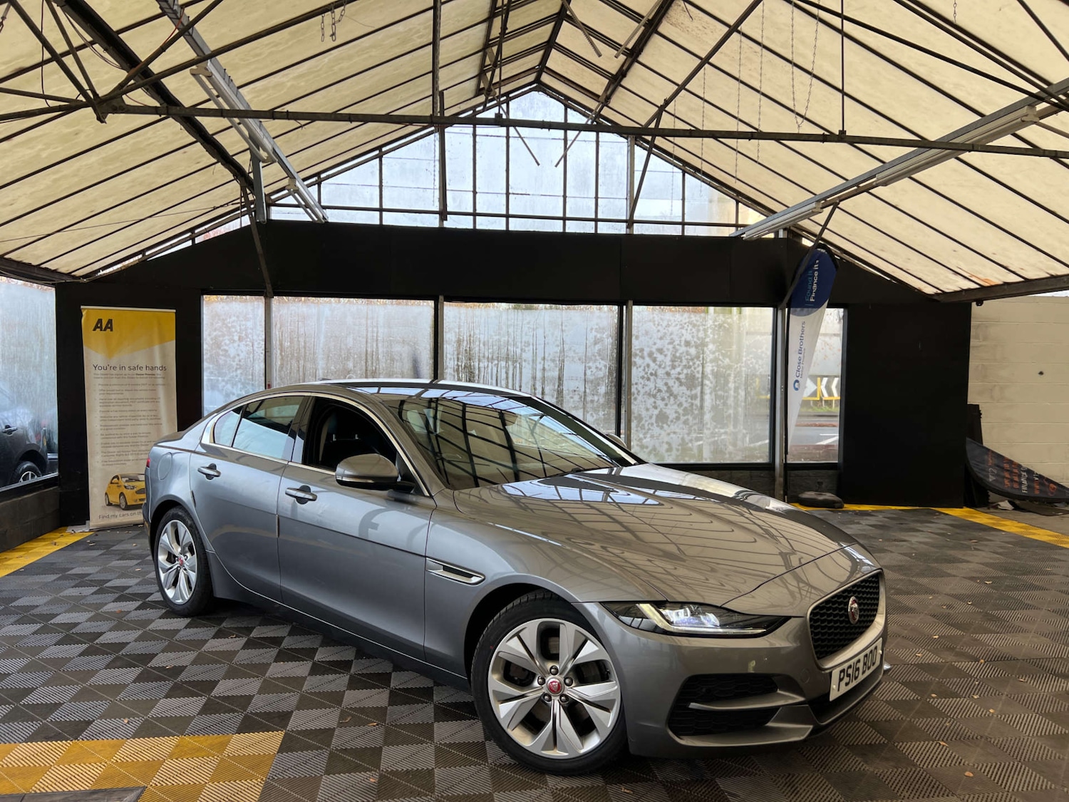 Used Jaguar XE 2020 for sale - 76941037: Photo 1