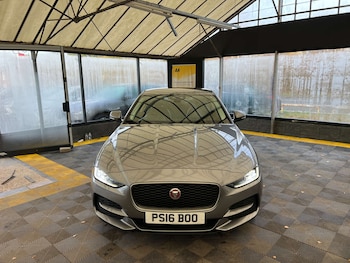 Used Jaguar XE 2020 for sale - 76941037: Photo