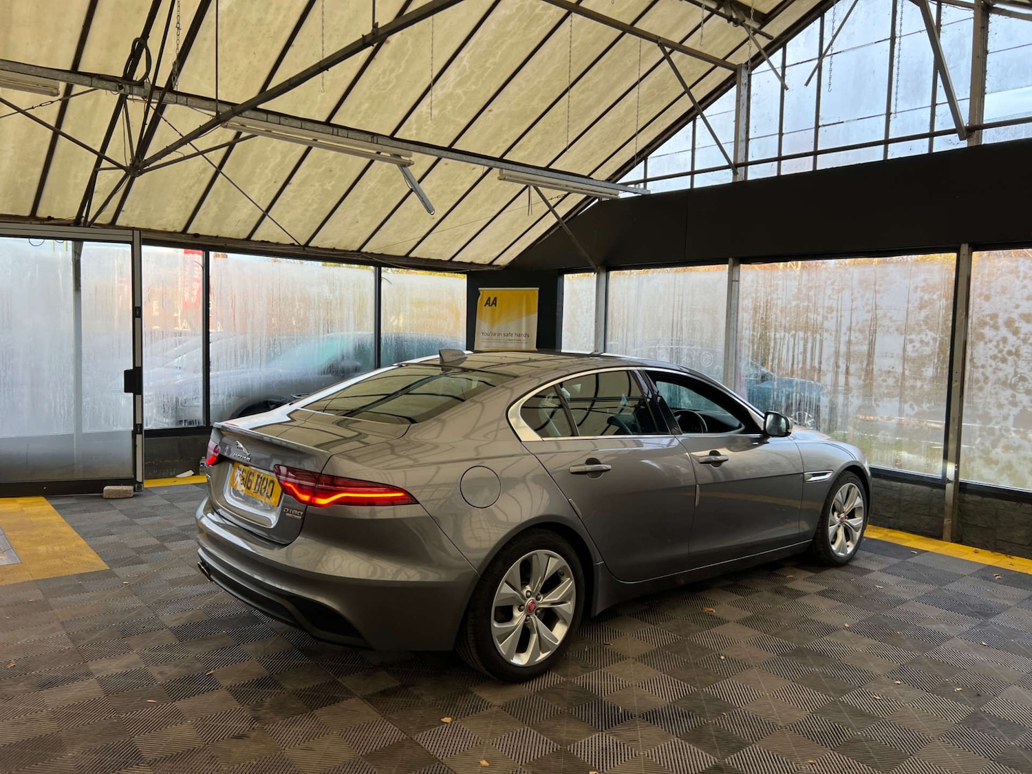 Used Jaguar XE 2020 for sale - 76941037: Photo 8