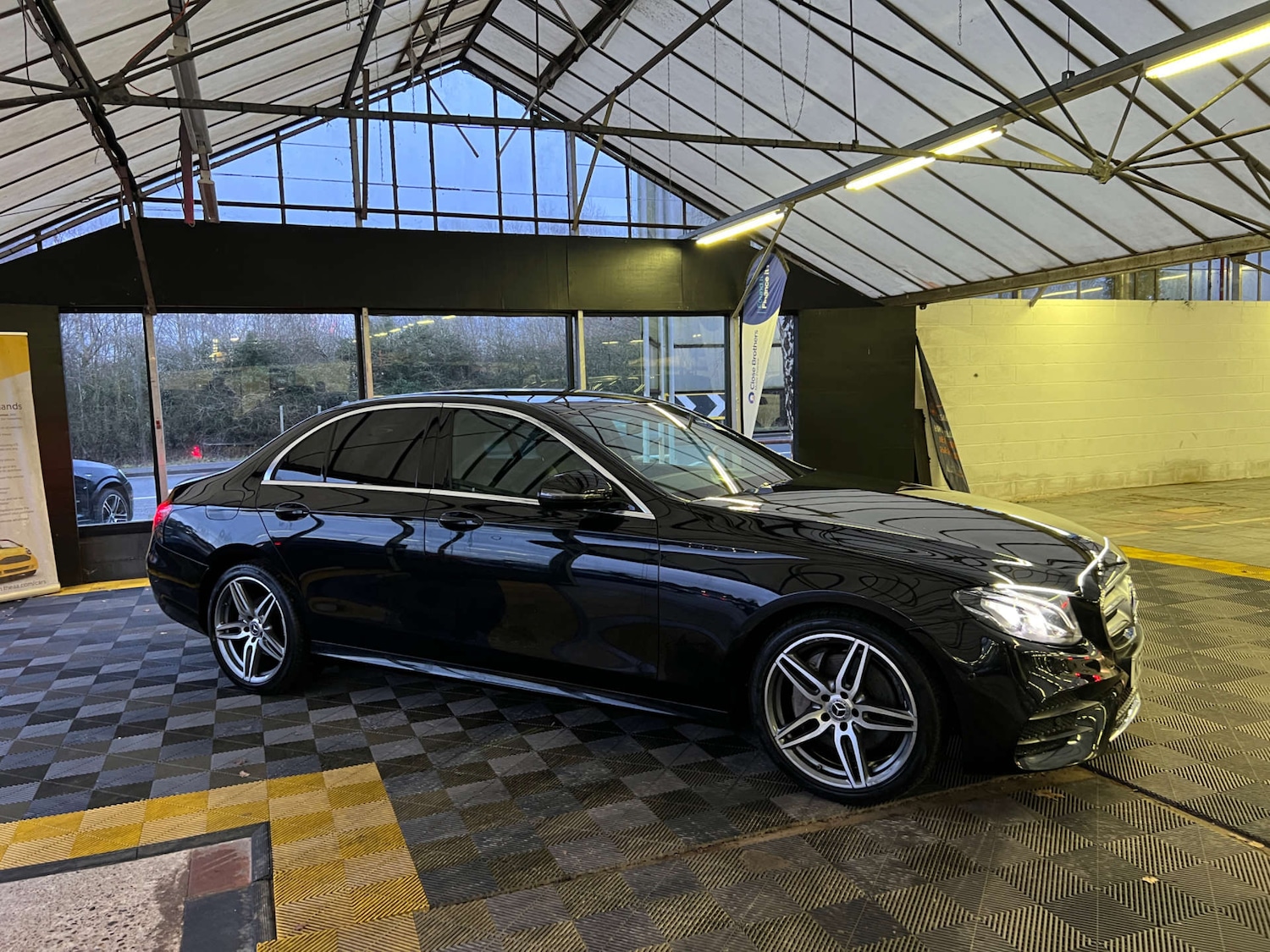 Used Mercedes-Benz E Class 2019 for sale - 77606779: Photo 3