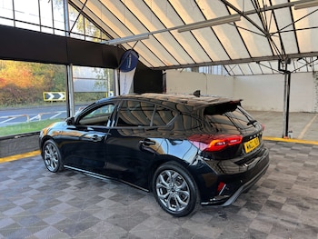 Used Ford Focus 2022 for sale - 76375883: Photo