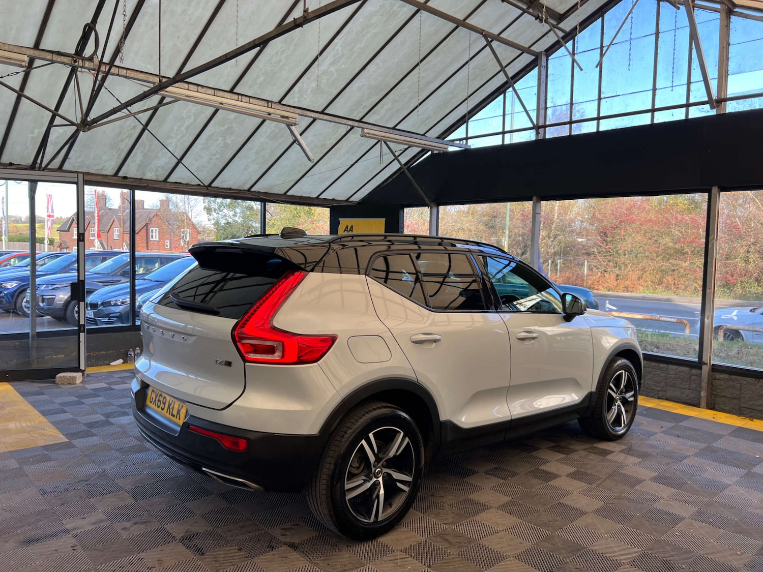 Used Volvo XC40 2019 for sale - 77288520: Photo 8