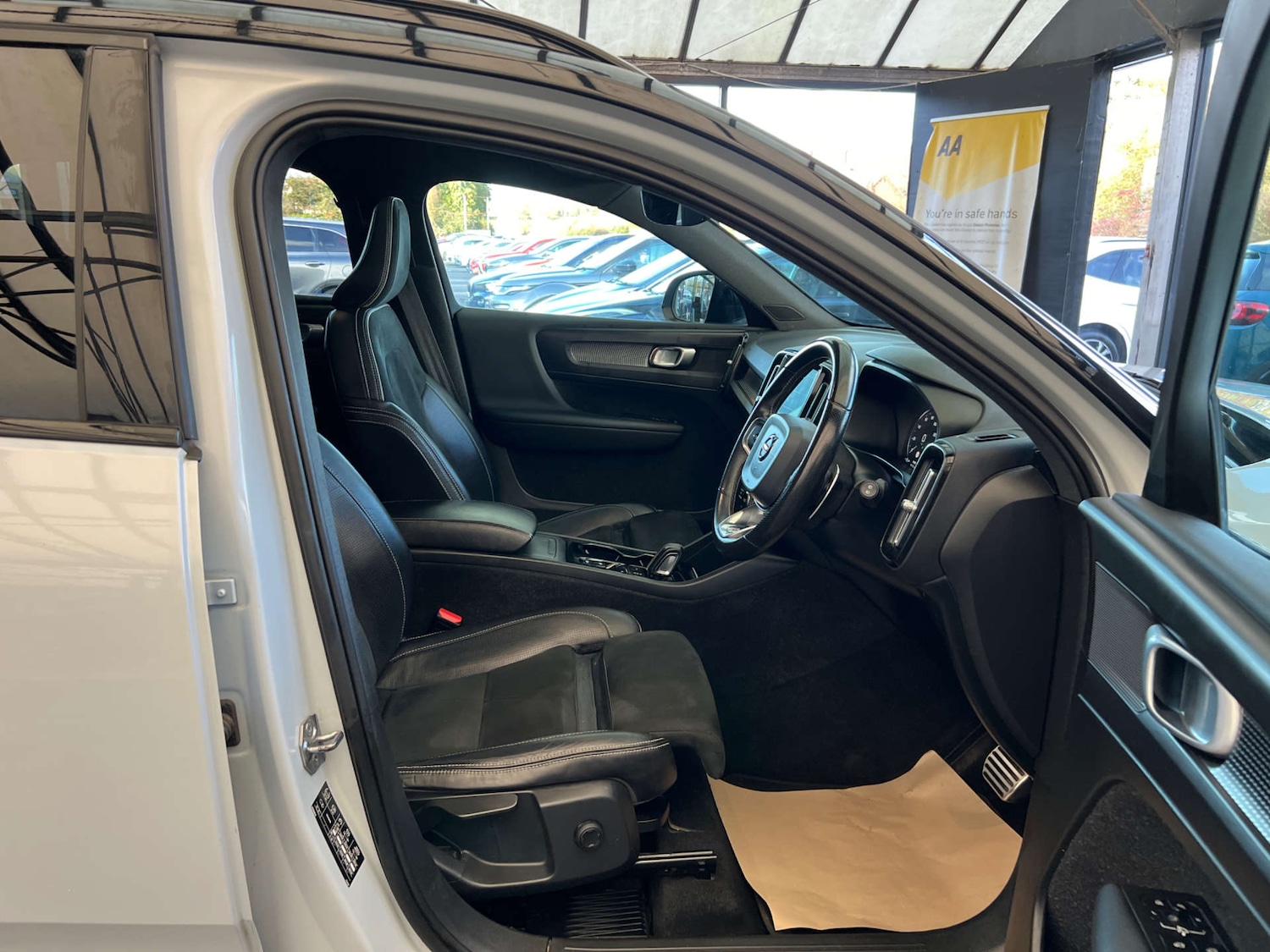 Used Volvo XC40 2019 for sale - 77288520: Photo 9