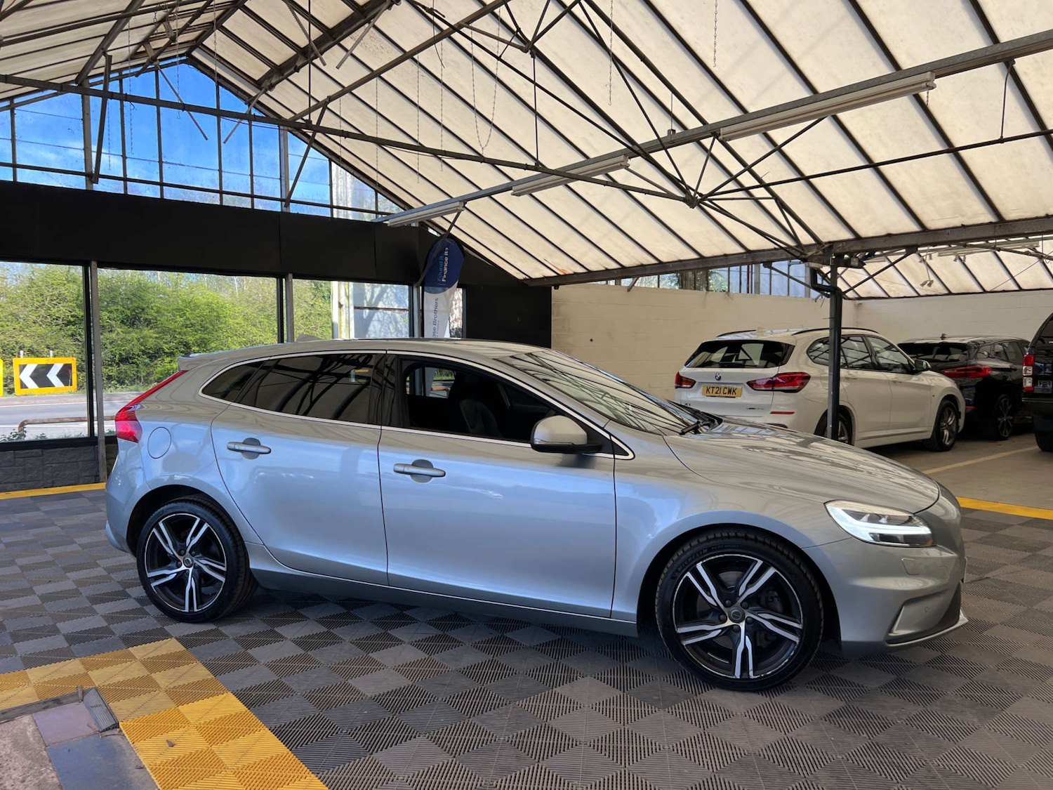 Used Volvo V40 2019 for sale - 78146021: Photo 3
