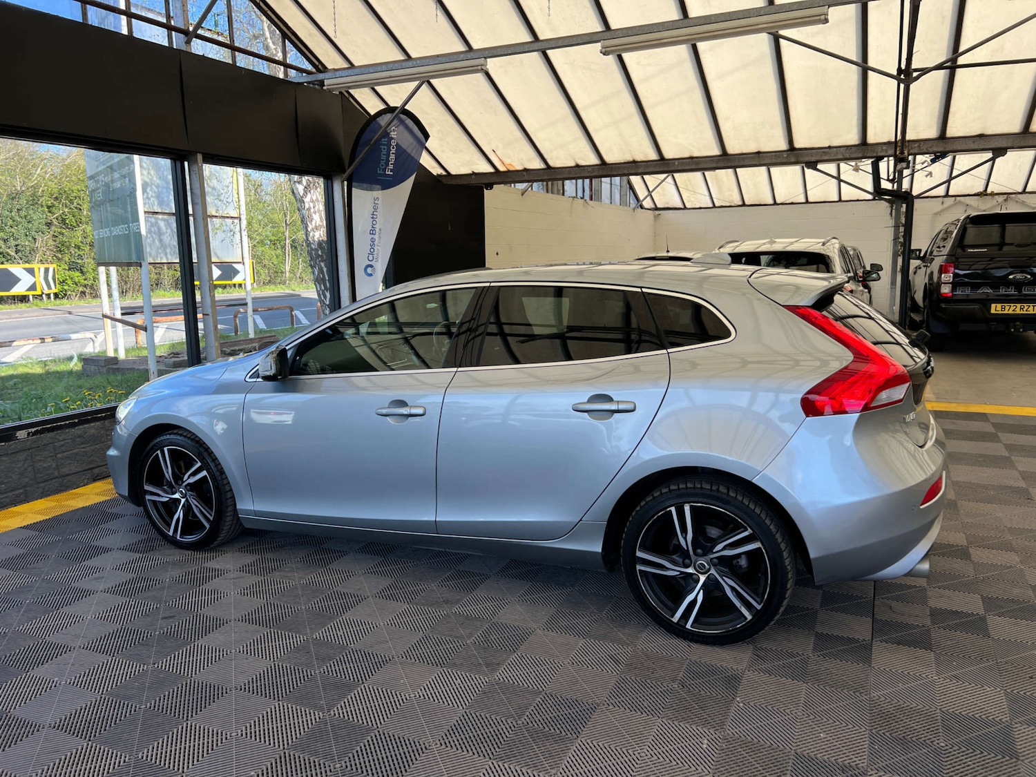 Used Volvo V40 2019 for sale - 78146021: Photo 4