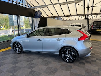 Used Volvo V40 2019 for sale - 78146021: Photo