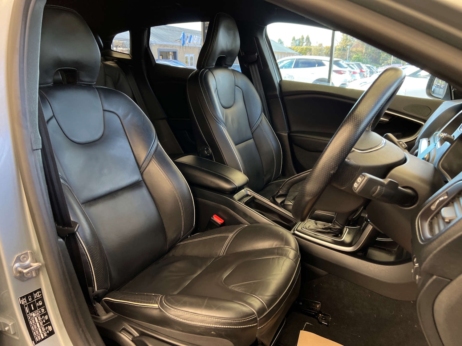 Used Volvo V40 2019 for sale - 78146021: Photo 8