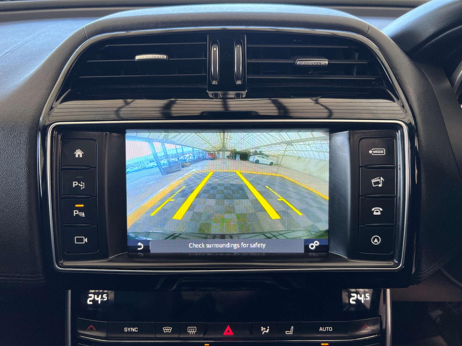 Used Jaguar XE 2017 for sale - 77896030: Photo 24