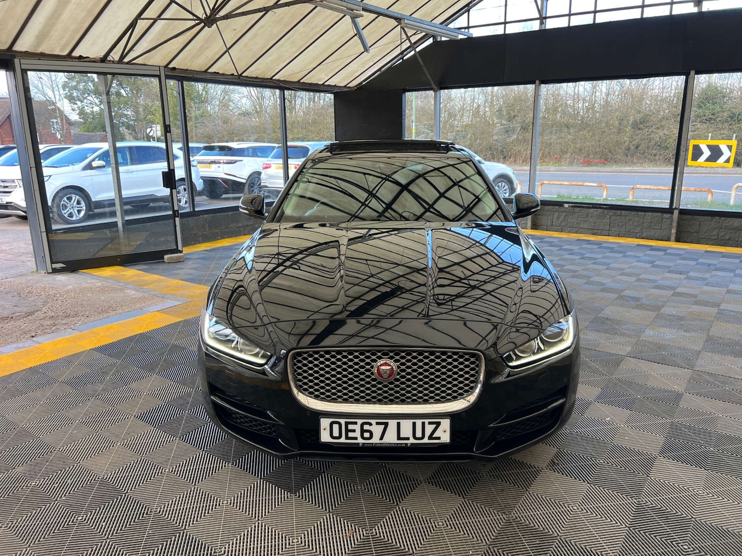 Used Jaguar XE 2017 for sale - 77896030: Photo 4