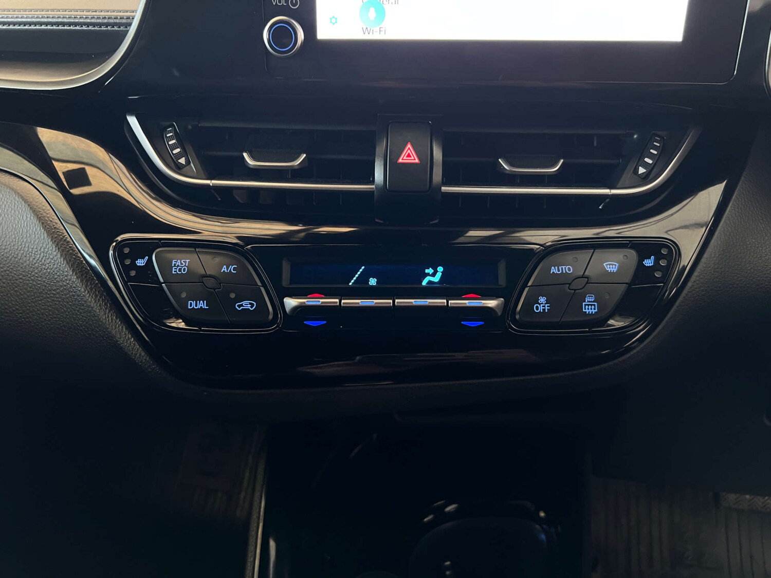 Used Toyota C-HR 2023 for sale - 77845619: Photo 21