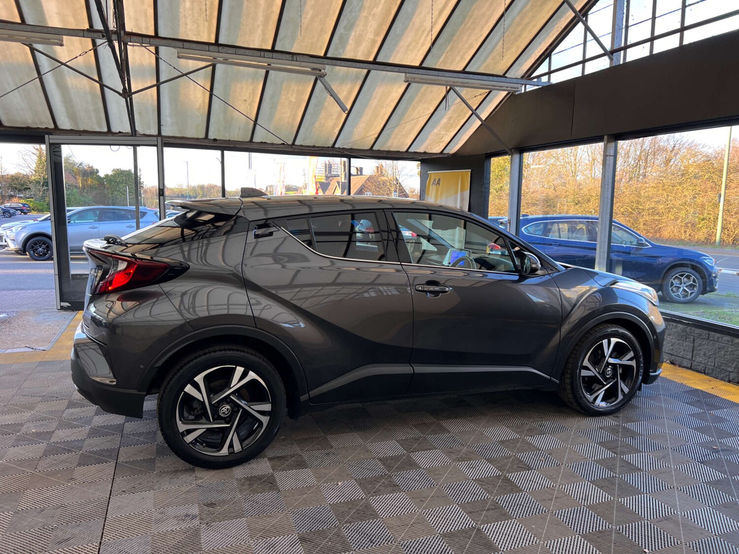 Used Toyota C-HR 2023 for sale - 77845619: Photo 9