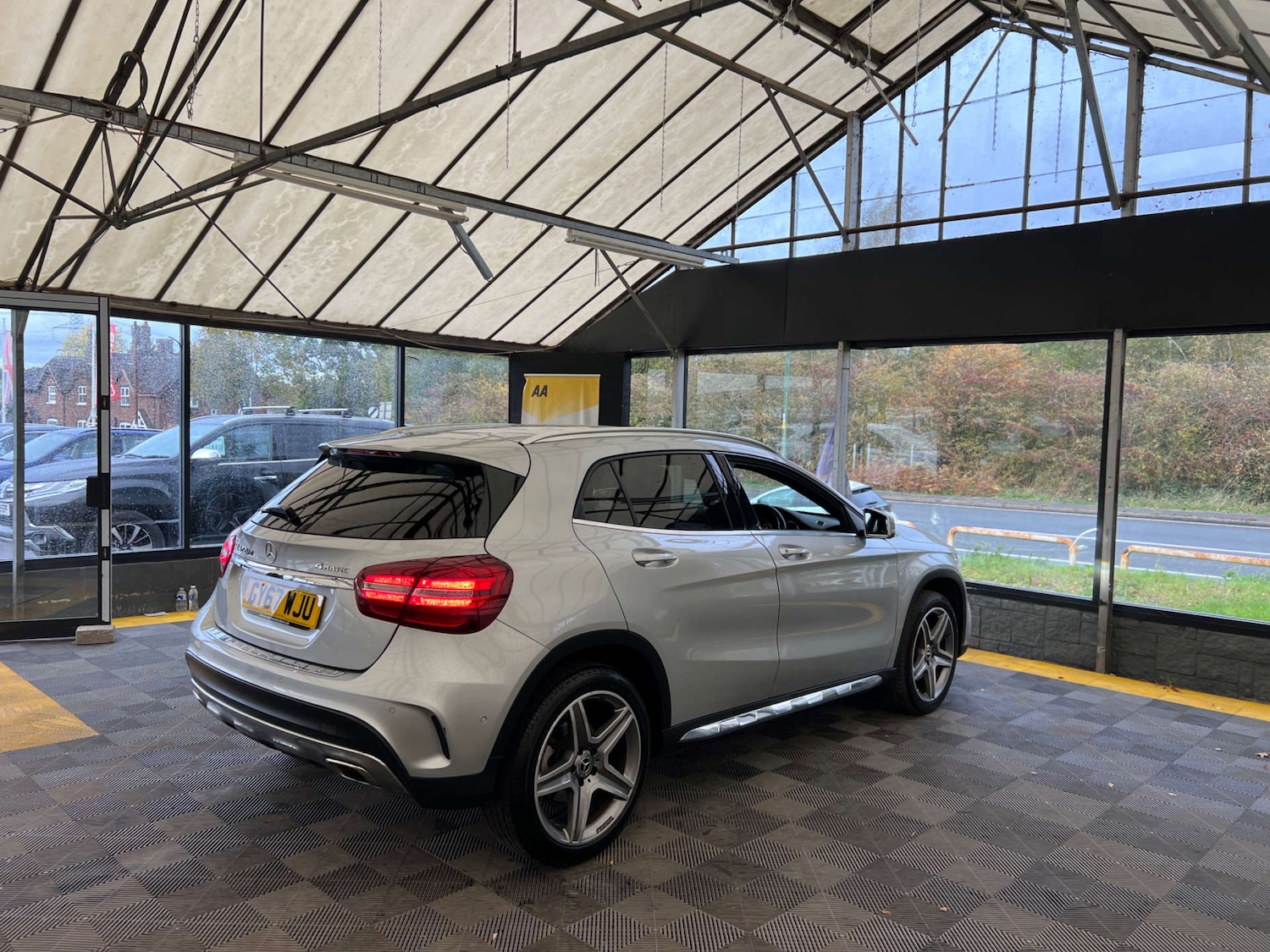 Used Mercedes-Benz GLA 2017 for sale - 76363972: Photo 6